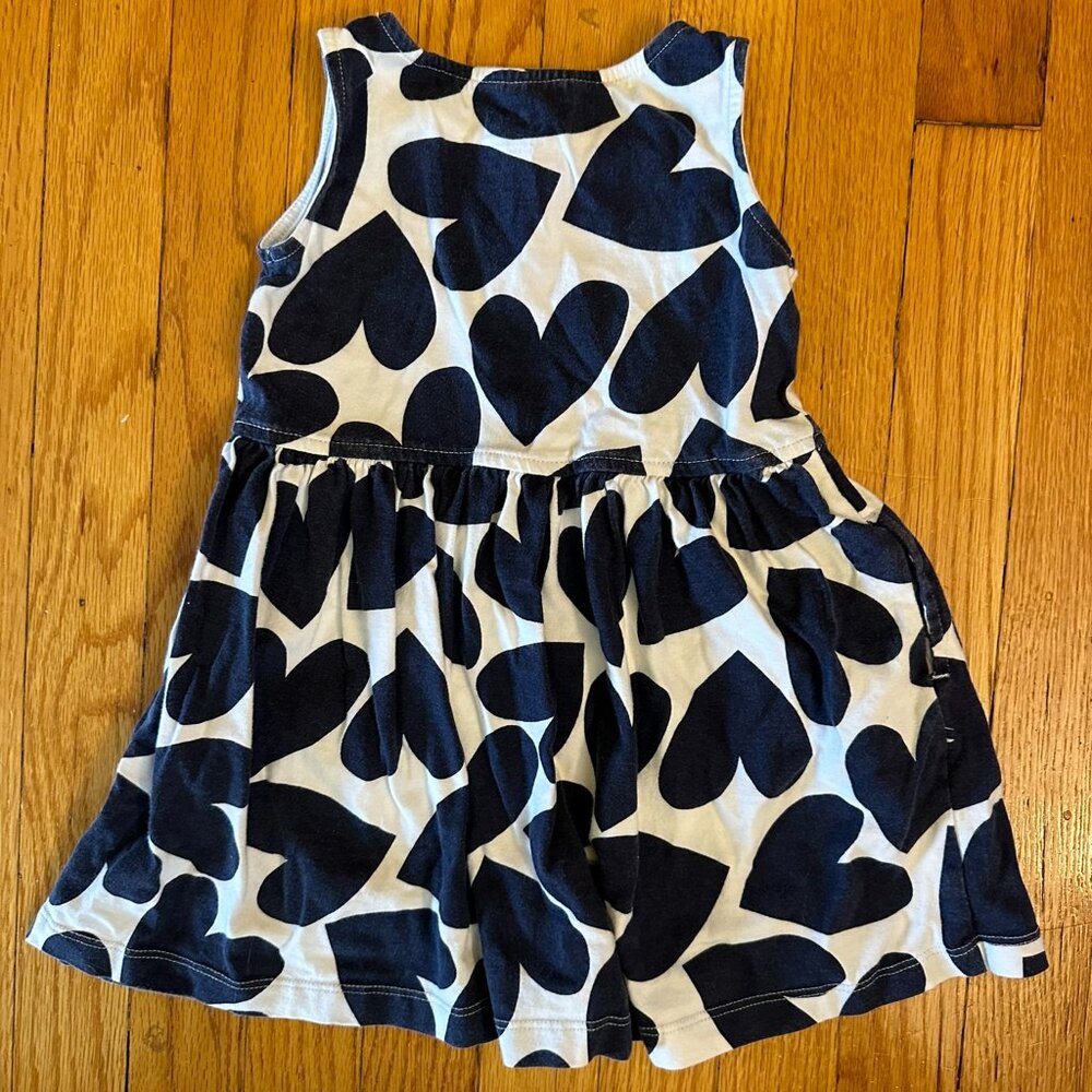 Primary recess dress cutout hearts size 3